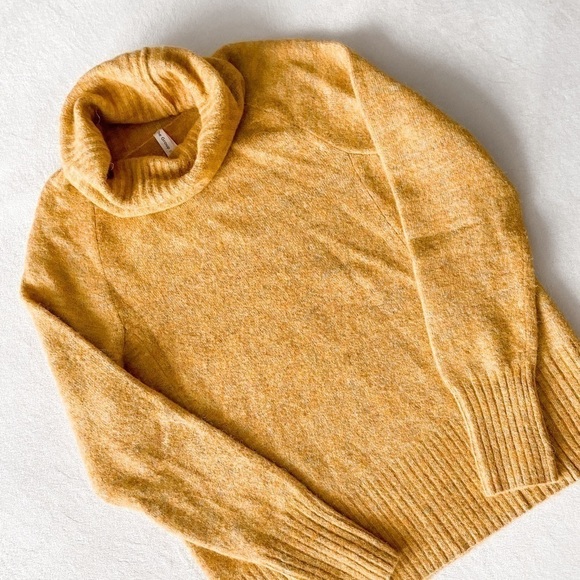 BABATON Plutarch Turtleneck (Yellow multi) - Picture 2 of 10